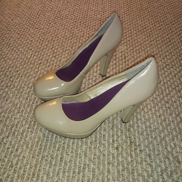 Pumps - Picture 1 of 1